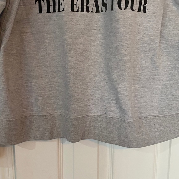 TAYLOR SWIFT 2023 ERAs Tour XL Sweatshirt. Looks new.Mostly Cotton.Date & Cities - Picture 7 of 12